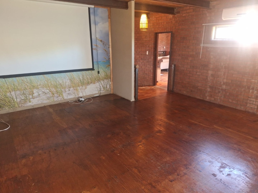 4 Bedroom Property for Sale in Pellissier Free State